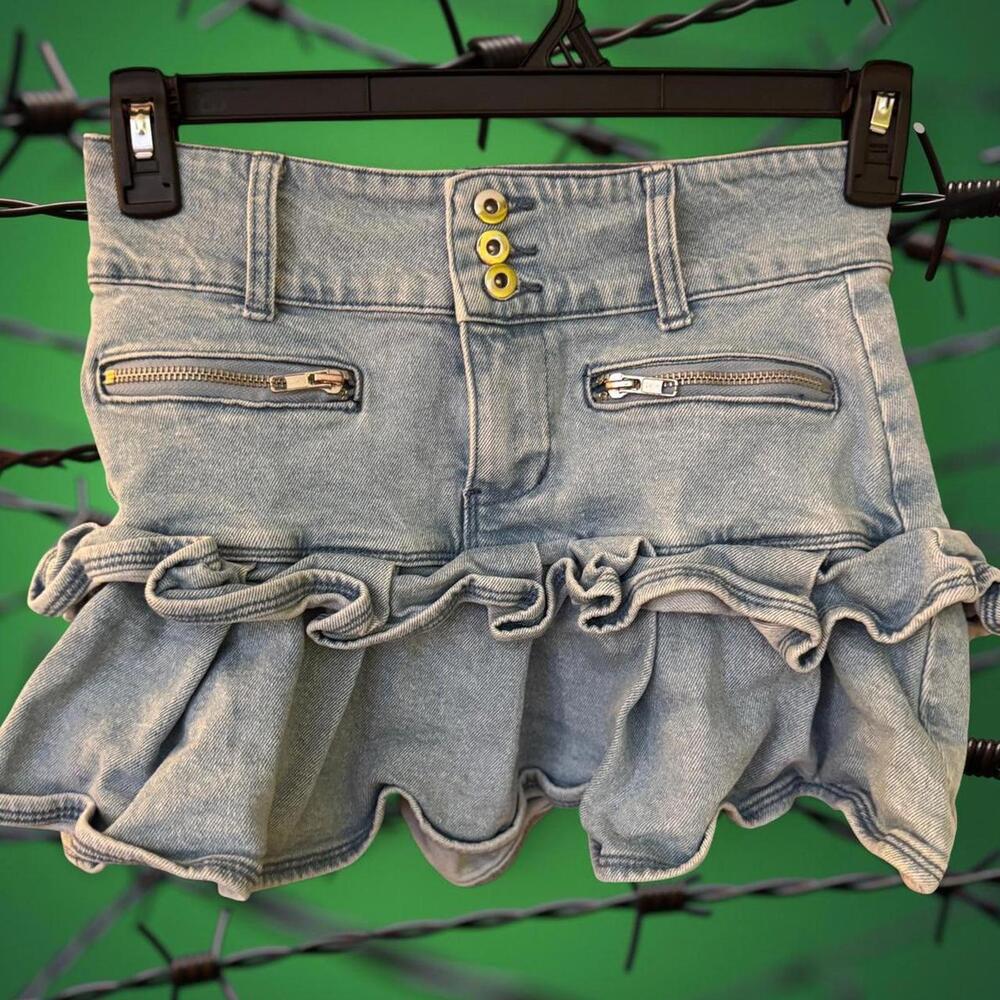Ruffle denim mini skirt with zipper details